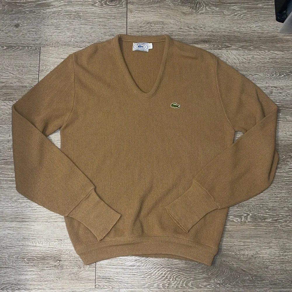 Vintage Izod Lacoste Camel tan V-neck Sweater size large